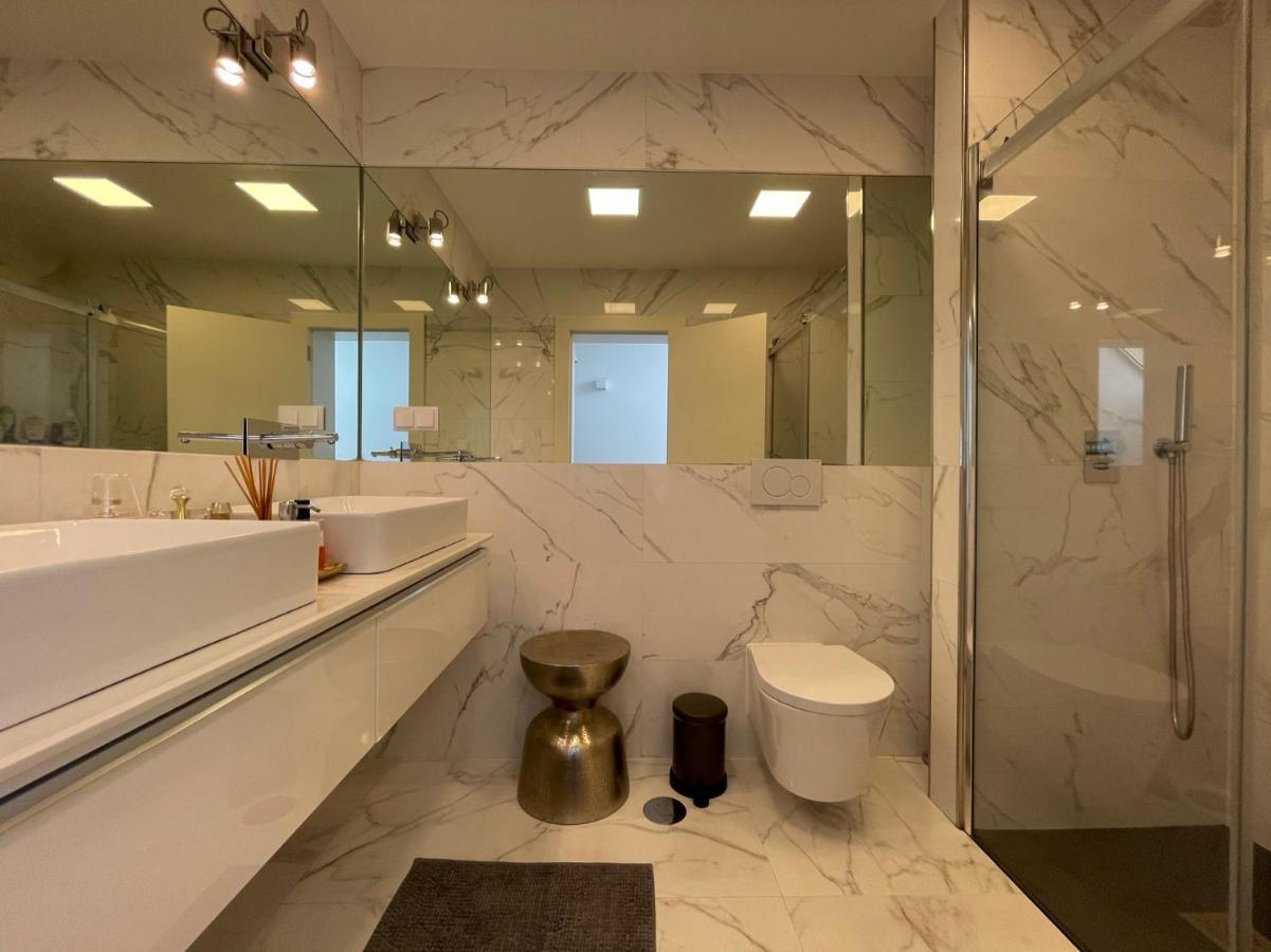 Beautiful Penthouse With Terrace - 4 Minute Walk To The Apartment Troia
