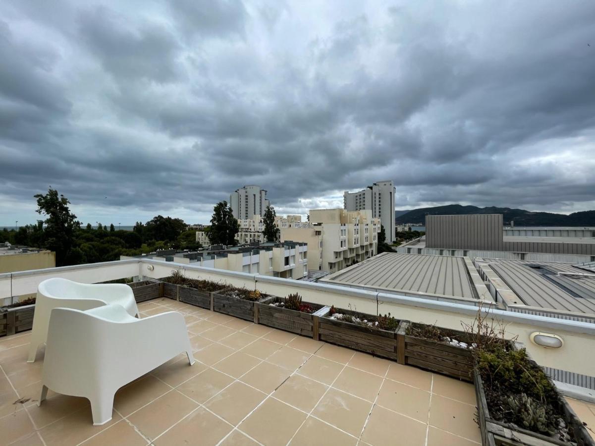 Beautiful Penthouse With Terrace - 4 Minute Walk To The Apartment
